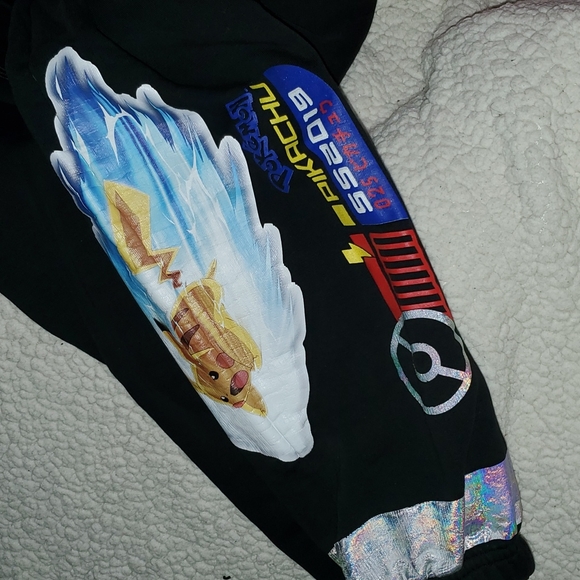 Like new GCDS pikatchu Pokémon sweat pants - Picture 3 of 8